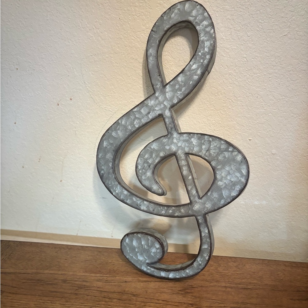 Metallic Treble Clef Wall Decor